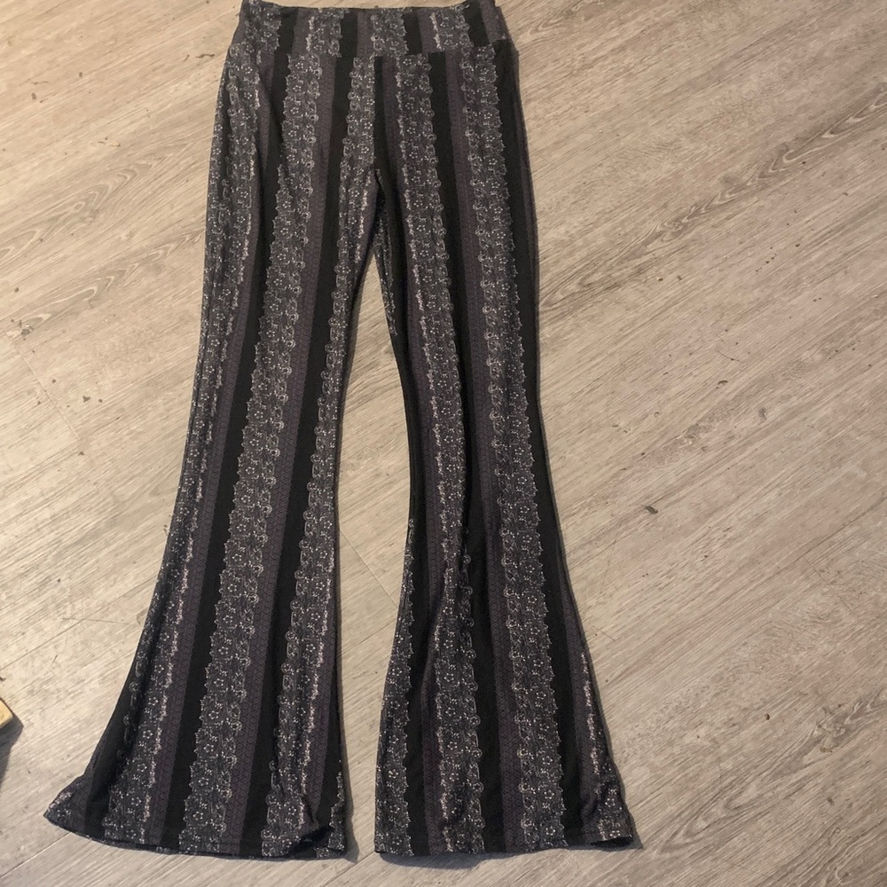 Leggings Depot Black and Gray Patterned Flare Pants